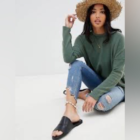 Madewell Tops - Madewelll from Bloomingdale’s olive oversized greenish cozy thick stretchy tee